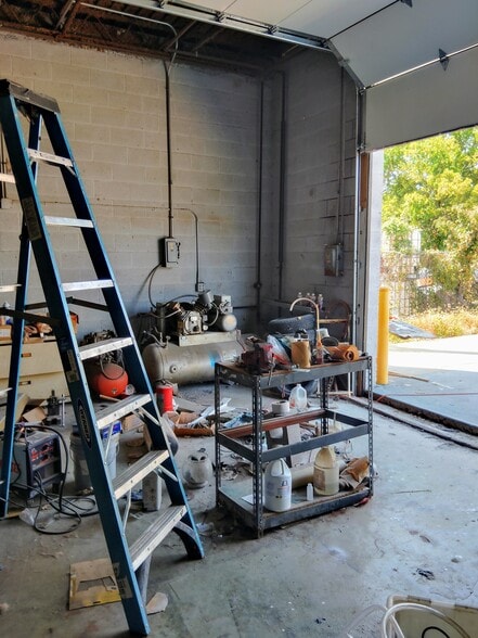 More Photos Of 2511 National Dr, Garland Manufacturing For Sale