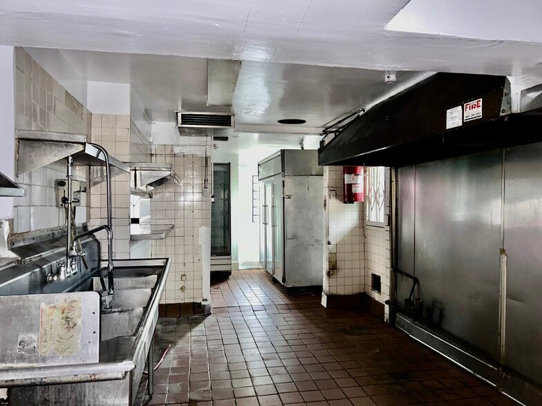 More Photos Of 1307 S Main St, Santa Ana Restaurant For Sale