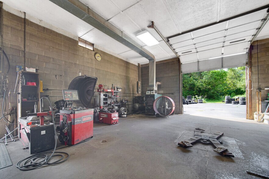 More Photos Of 0115 W State Road 10, North Judson Light Distribution For Sale
