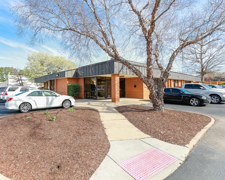 More Photos Of 11835 Canon Blvd, Newport News Office For Lease
