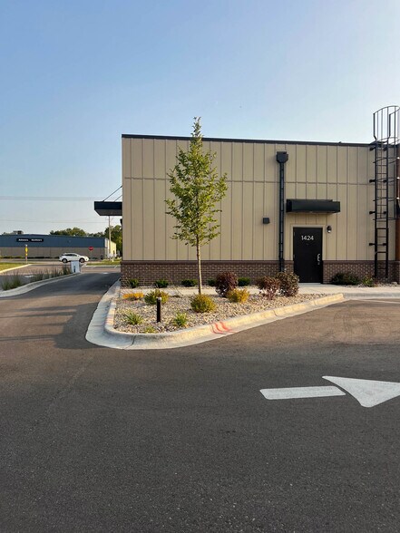 More Photos Of 1424-1432 US Highway 51, Stoughton Storefront For Lease