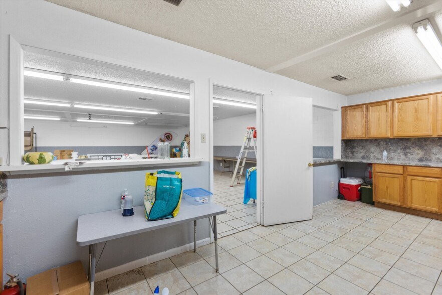 More Photos Of 201 Ragland St, Palestine Religious Facility For Sale