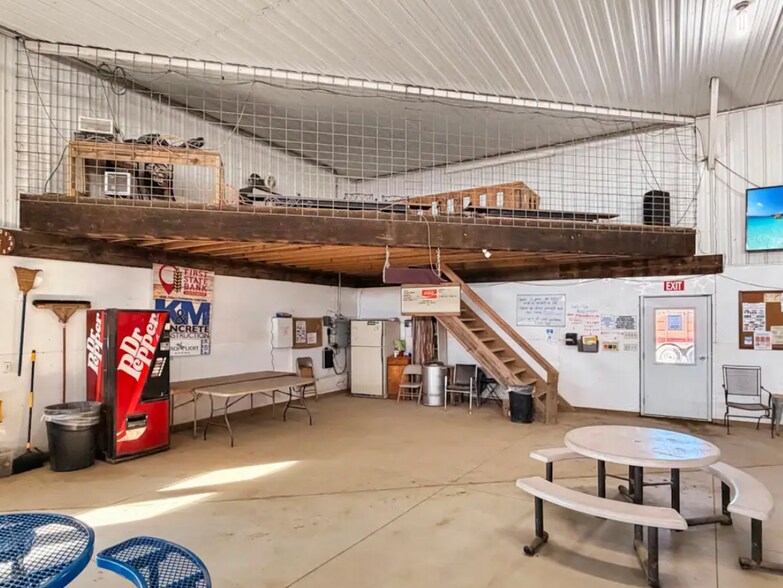 More Photos Of 1527 41st St, Edgerton Horse Stables For Sale