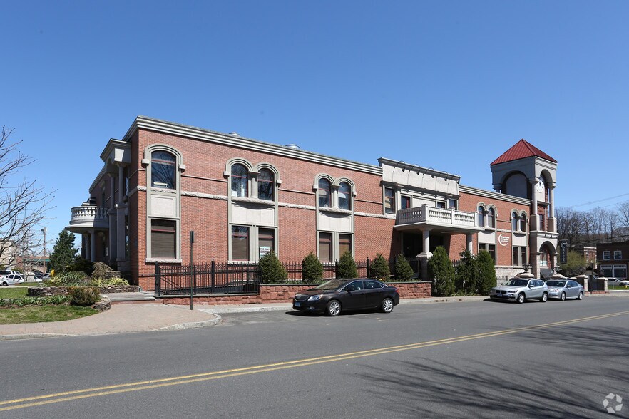 More Photos Of 98 Main St, Southington Medical For Lease