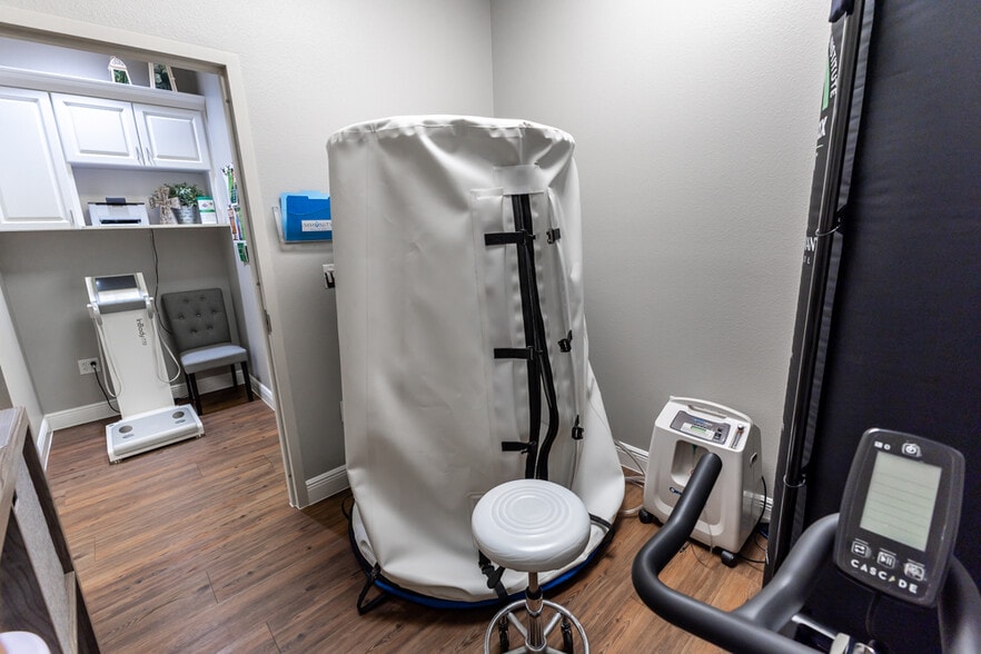 More Photos Of 809 County Road 466, Lady Lake Office For Sale