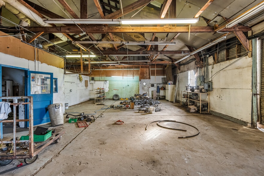 More Photos Of 1808 Bomar Ave, Fort Worth General Retail For Sale