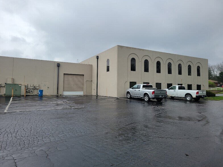 More Photos Of 521 Byers Rd, Miamisburg Light Distribution For Sale