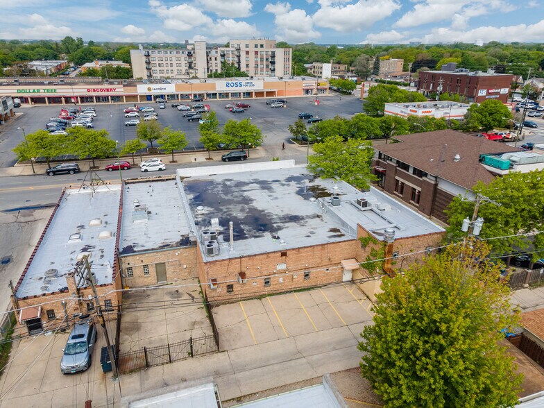 More Photos Of 7541 N Western Ave, Chicago Office For Sale