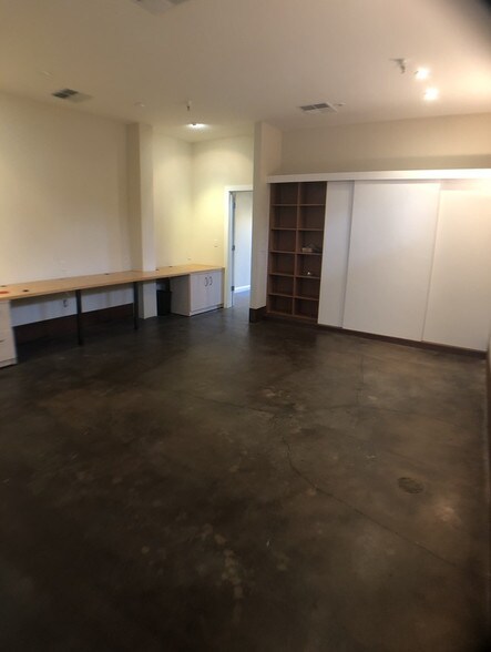 More Photos Of 220 Windsor River Rd, Windsor Apartments For Sale