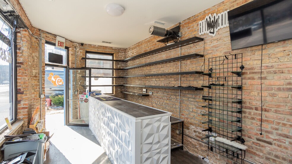 3700 N Ashland Ave, Chicago, IL 60613 - Retail For Lease Cityfeet.com