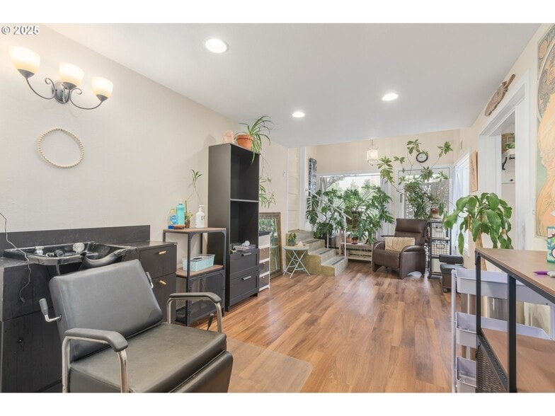 More Photos Of 1492 Pearl St, Eugene Office Residential For Sale
