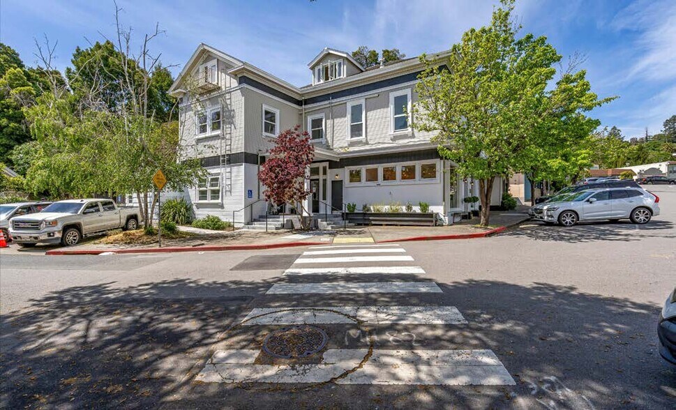 More Photos Of 29 1st St, Corte Madera Apartments For Sale
