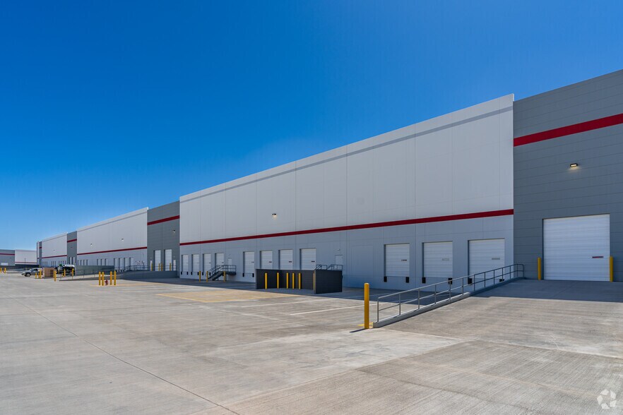 More Photos Of 6302 N Litchfield Rd, Litchfield Park Manufacturing For Sale