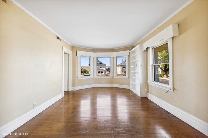 More Photos Of 110-112 Willow Ave, Wheaton Storefront Retail Residential For Sale