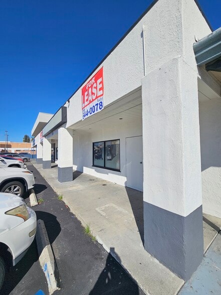 More Photos Of 534 W 19th St, Costa Mesa Storefront Retail Office For Lease