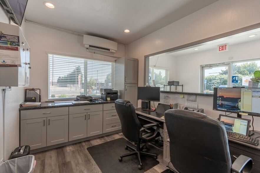 More Photos Of 183 S Austin Rd, Manteca Self Storage For Sale