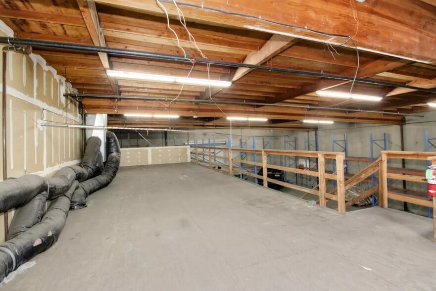 More Photos Of 8535 Morrison Creek Rd, Sacramento Showroom For Lease
