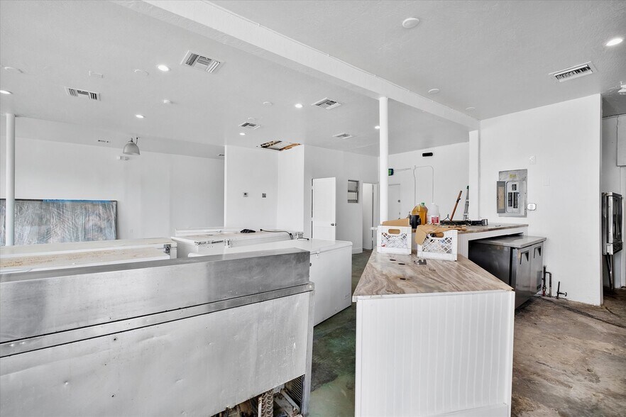 More Photos Of 2829 NW 13th Ave, Miami Storefront Retail Office For Sale