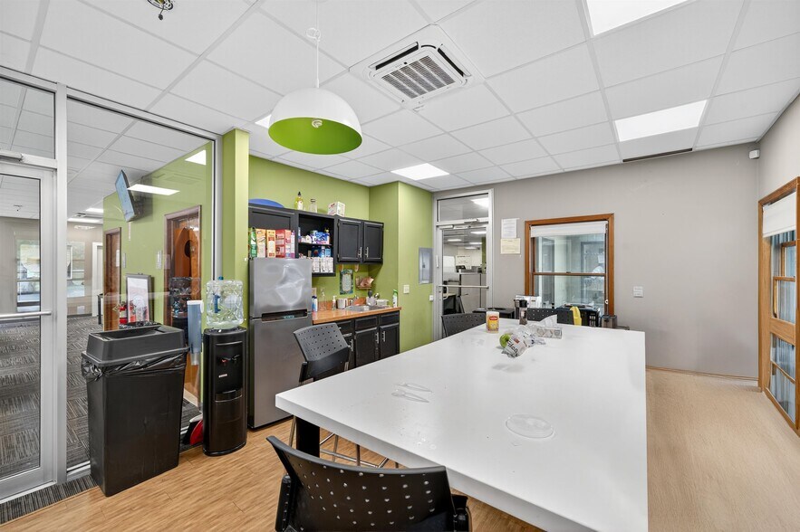 More Photos Of 11 Abrams Rd, Central Valley Office For Sale