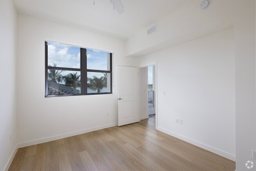 More Photos Of 8205 Commerce, Miami Lakes Apartments For Lease