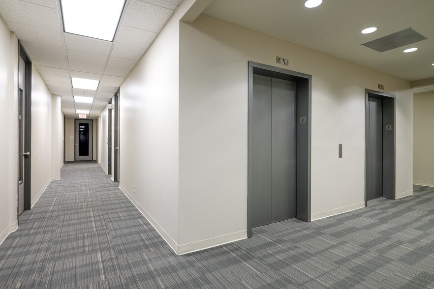 More Photos Of 8610 Broadway St, San Antonio Office For Lease