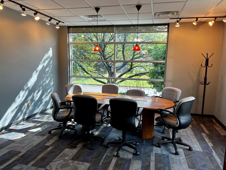 More Photos Of 2828 S 87th St, Omaha Office For Lease