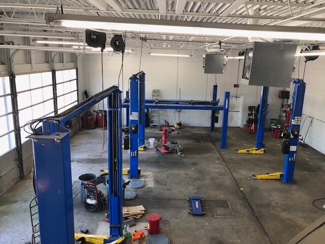 More Photos Of 203 N Marine Blvd, Jacksonville Service For Lease