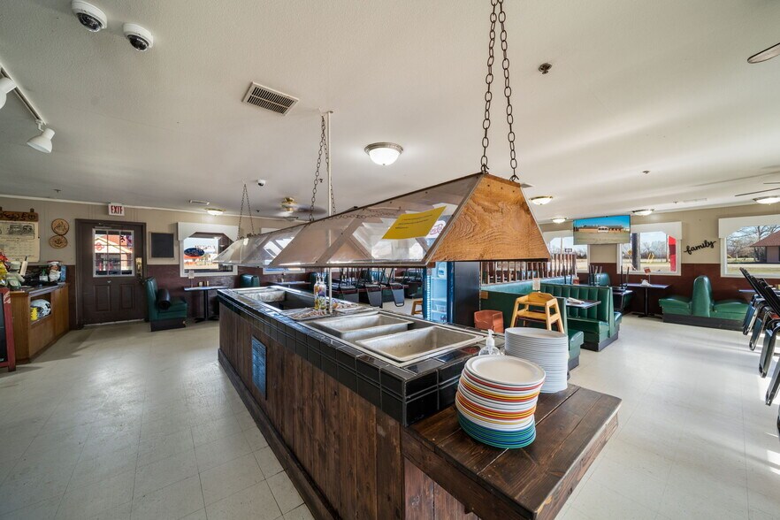 More Photos Of 704 W Conner Ave, Fairland Restaurant For Sale