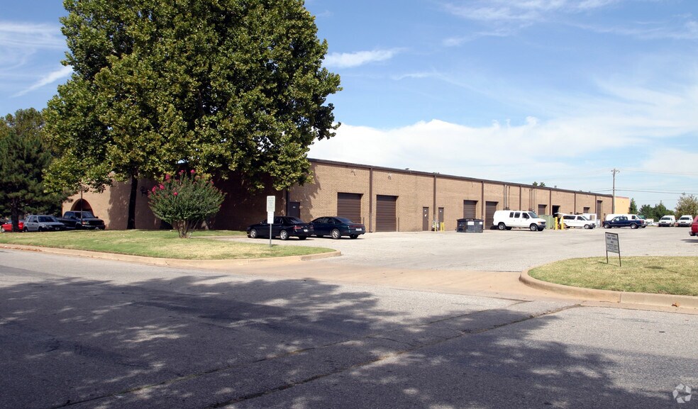 More Photos Of 1000 Cornell Pky, Oklahoma City Light Manufacturing For Lease