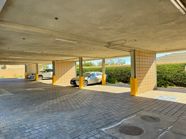 More Photos Of 1900 S Victoria Ave, Ventura Medical For Lease