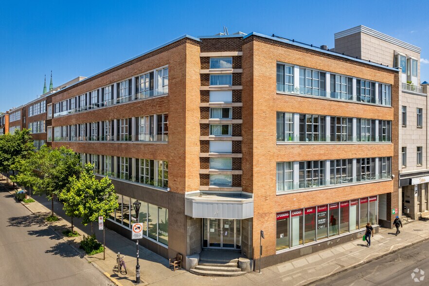 Primary Photo Of 7345 Boul Saint-Laurent, Montréal Storefront Retail Residential For Sale