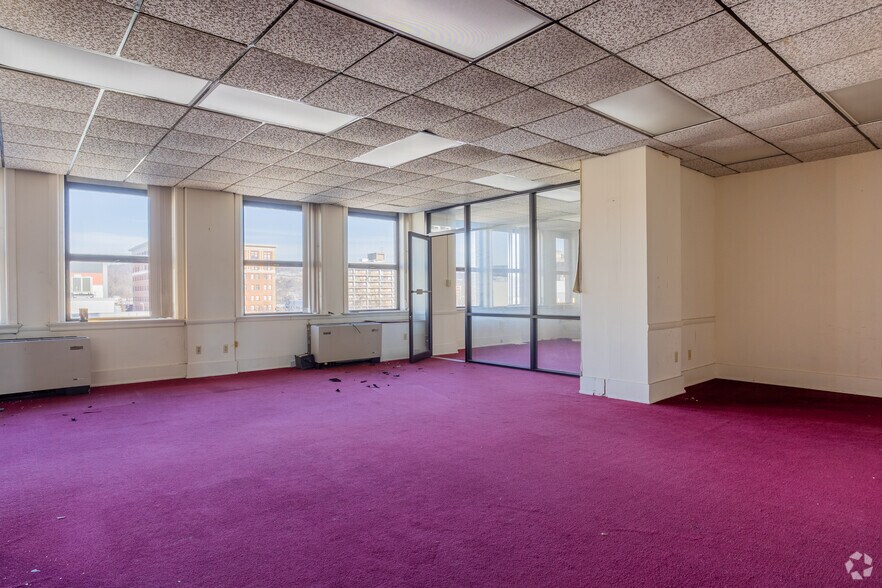 More Photos Of 401 11th St, Huntington Unknown For Sale