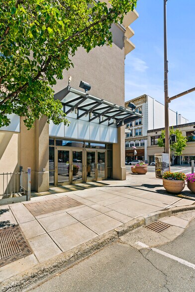 More Photos Of 301 E Yakima Ave, Yakima Office For Sale