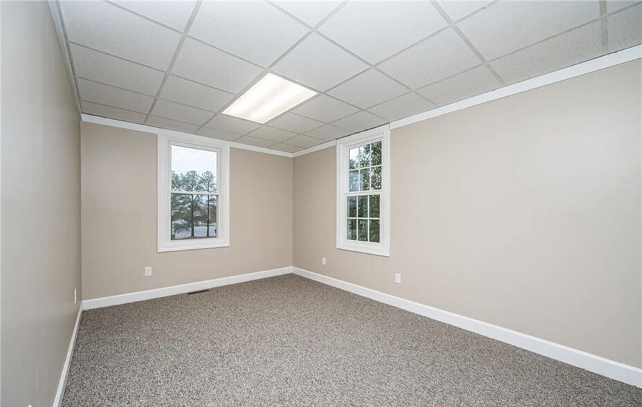 More Photos Of 1241 Mall Dr, North Chesterfield Medical For Lease