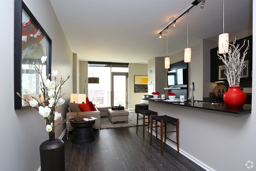 More Photos Of 123 N Desplaines St, Chicago Apartments For Lease