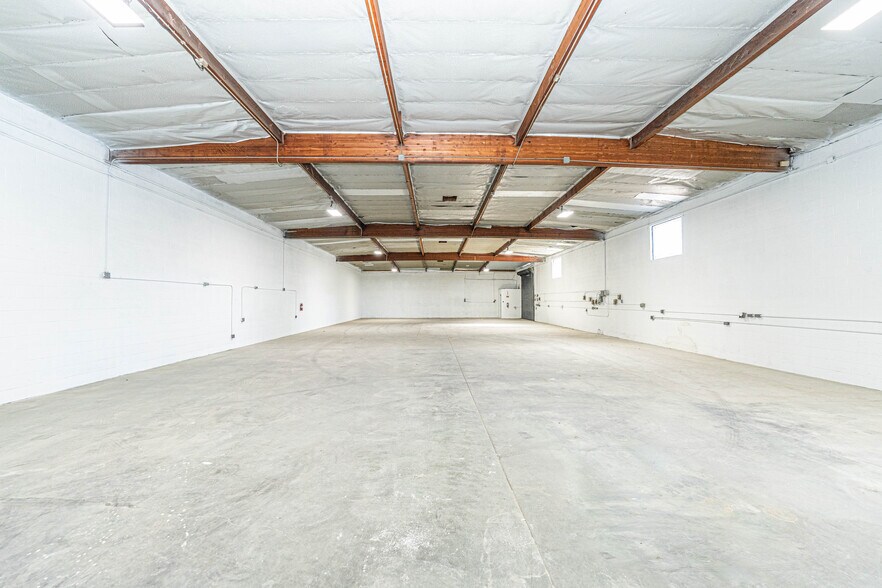 More Photos Of 934 Avila St, Los Angeles Warehouse For Sale