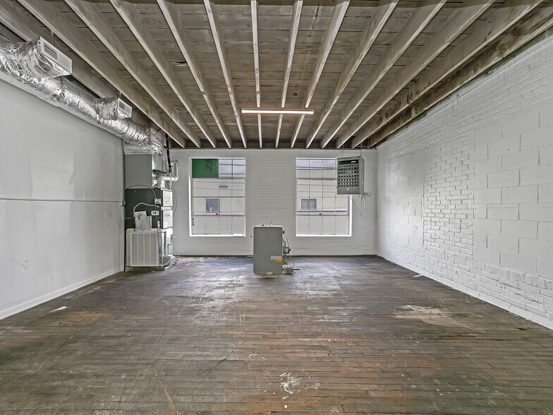 More Photos Of 37 N Broad St, Brevard Storefront Retail Office For Lease