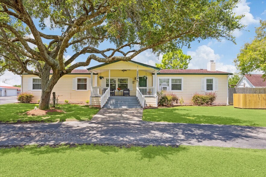 More Photos Of 18232 County Road 127, Pearland Lodge Meeting Hall For Sale