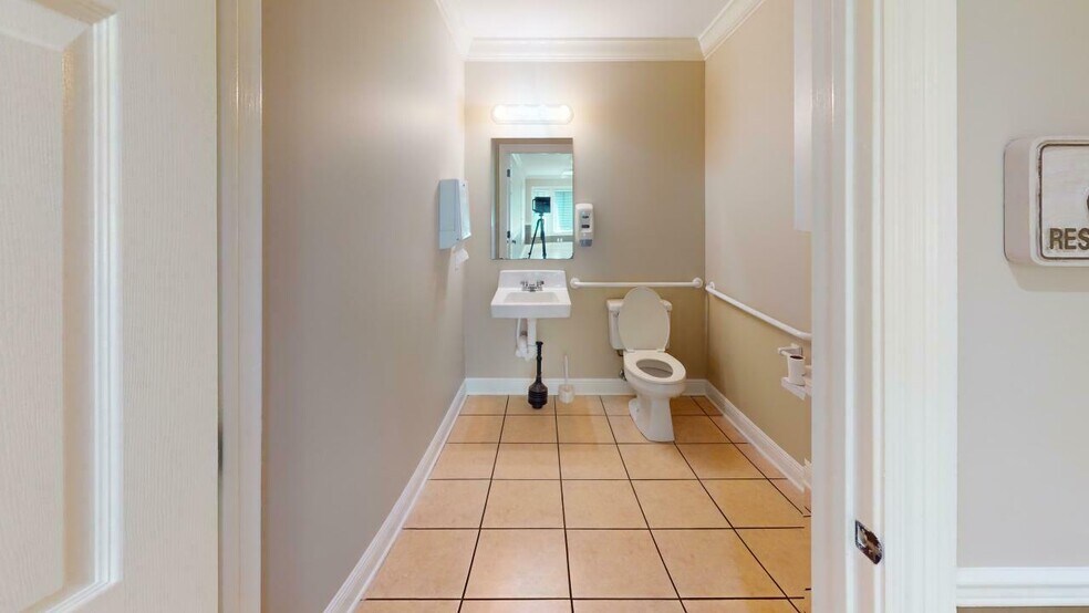 More Photos Of 2103 Jenks Ave, Panama City Medical For Lease