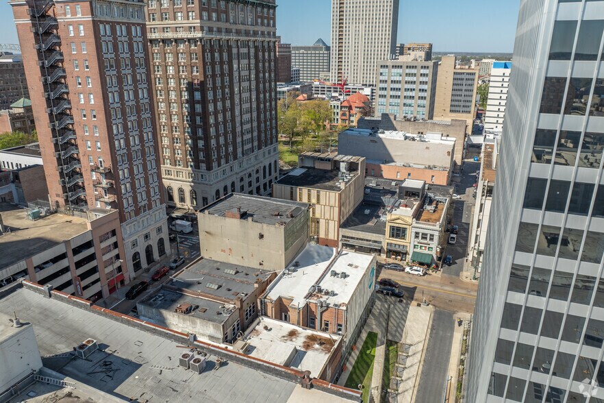 More Photos Of 2 N 2nd St, Memphis Office For Sale