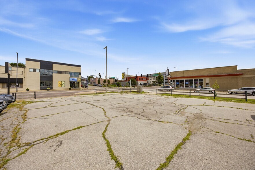 More Photos Of 724 3rd Ave SE, Cedar Rapids Freestanding For Sale
