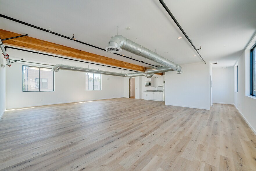 More Photos Of 4672-4674 York Blvd, Los Angeles General Retail For Sale