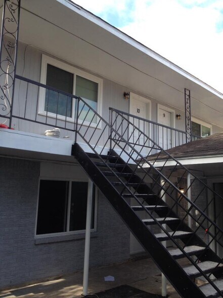 More Photos Of 26 Farrell St, Houston Apartments For Sale