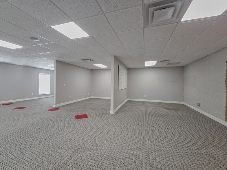 More Photos Of 6001 Nw Expressway, Oklahoma City Office For Sale