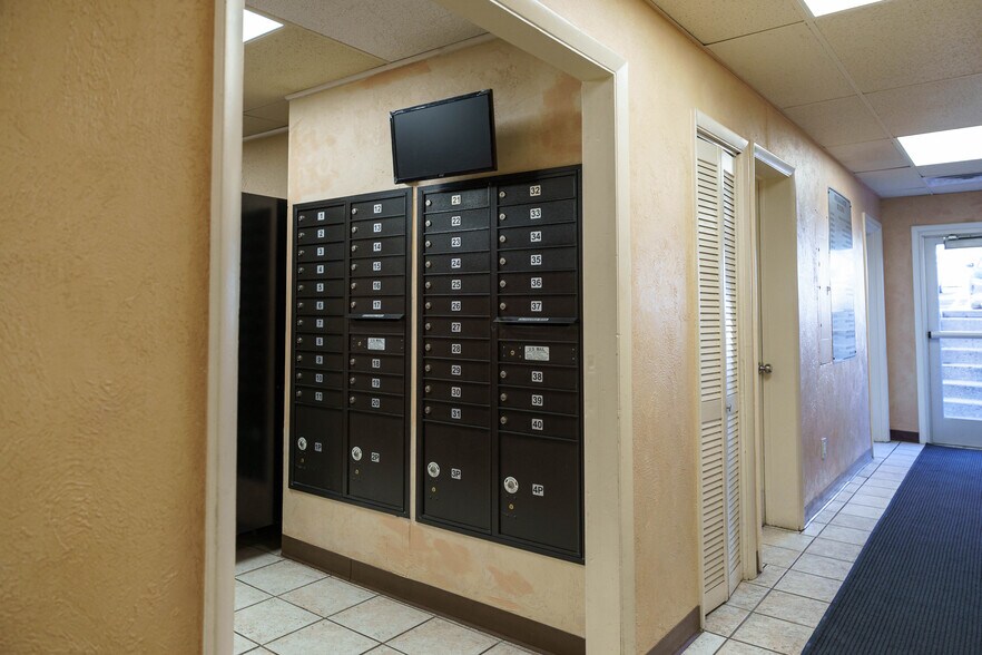 More Photos Of 1826 E Platte Ave, Colorado Springs Office For Lease