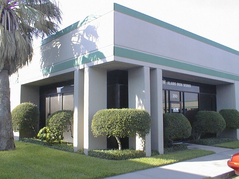 More Photos Of 5541 Bear Ln, Corpus Christi Flex For Sale