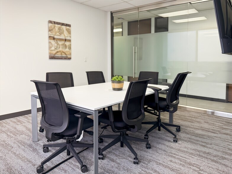 More Photos Of 1100 NW Loop 410, San Antonio Coworking Space