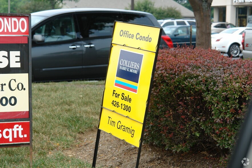 More Photos Of 303 Middletown Pky, Louisville Office For Lease
