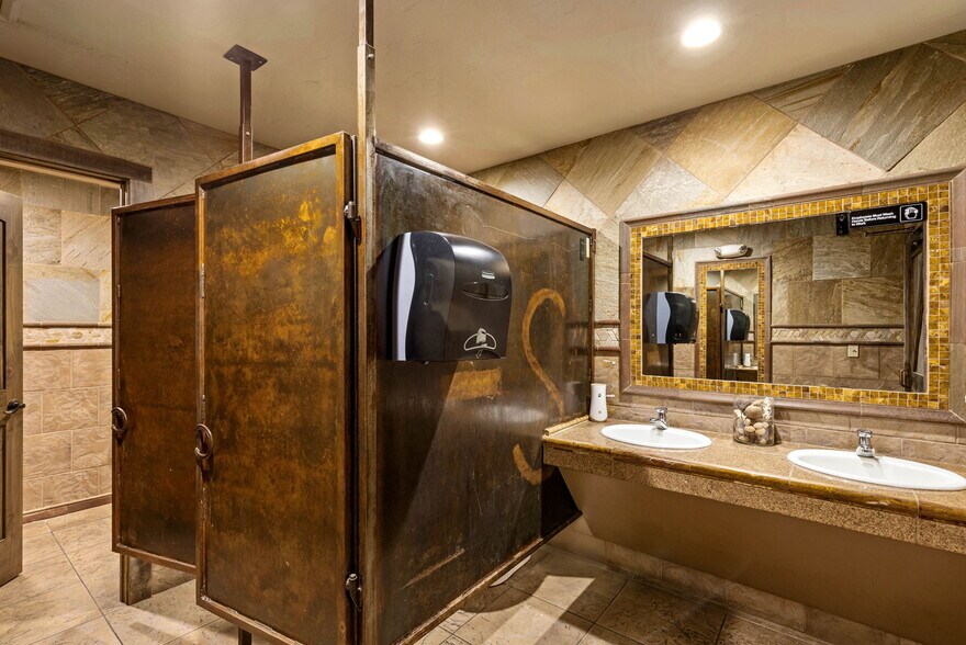 More Photos Of 5100-N Star Blvd, Great Falls Storefront Retail Office For Sale