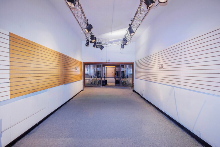 More Photos Of 726 El Camino Real, Redwood City Storefront For Sale